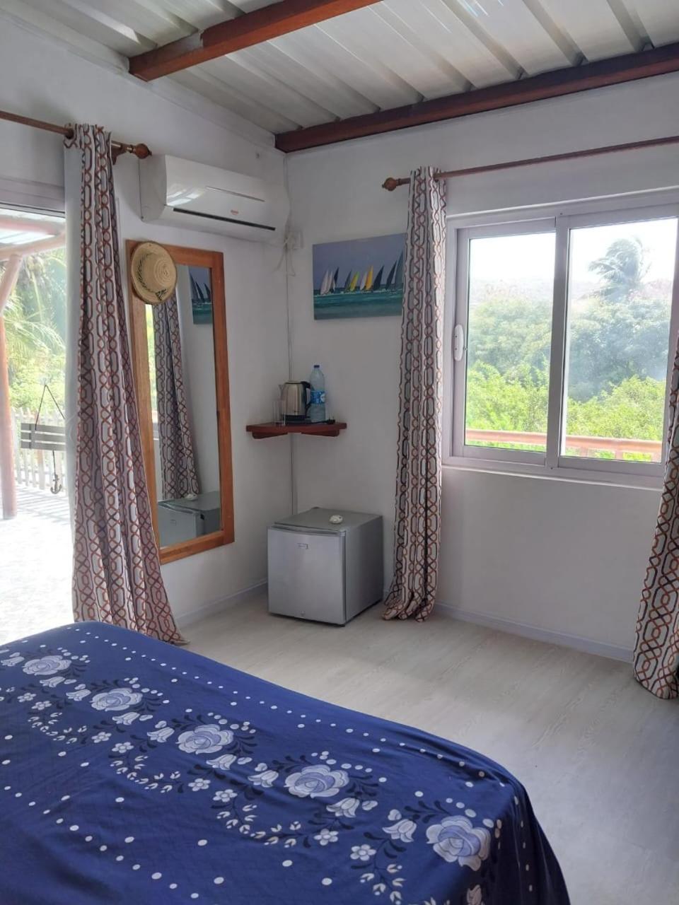 Poisson D'Or Guest House Port Mathurin Eksteriør billede
